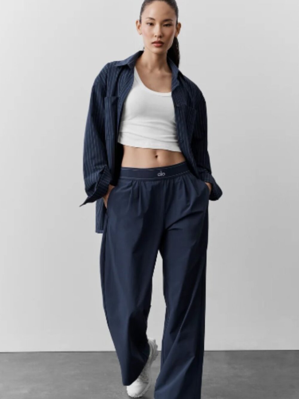 ALO Yoga Navy suit up Trousers NWOT